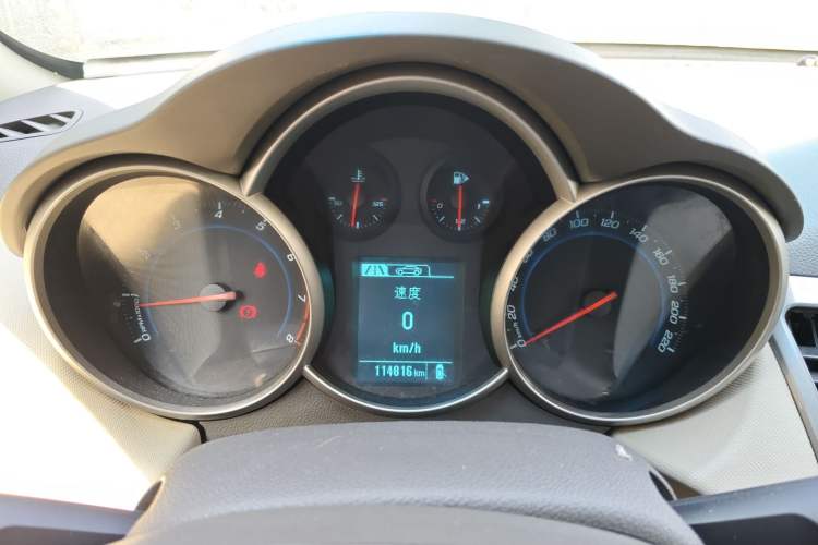 Used Chevrolet Cruze 2015 1.5L Classic SE MT Instrument Cluster