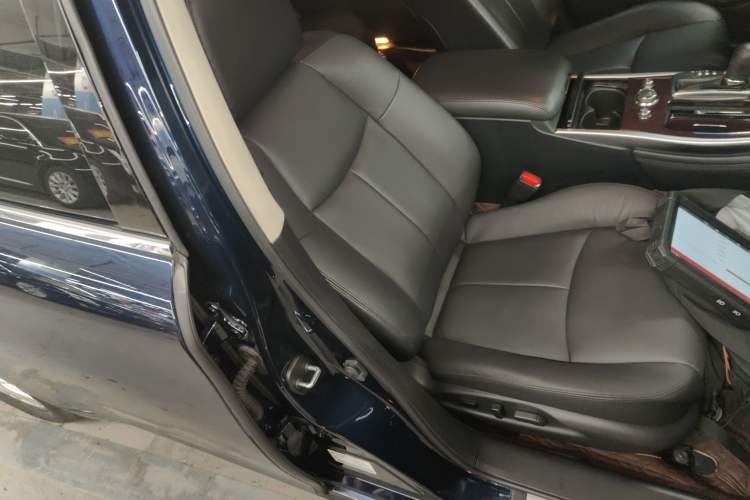 Used Infiniti Q70 2019 Q70L 2.0T Elite Plus Version
