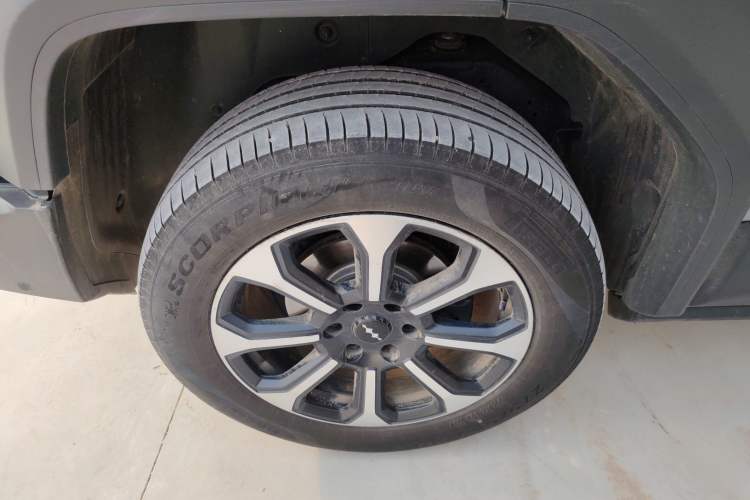 Used Formula Leopard Leopard 5 2023 Navigator Edition