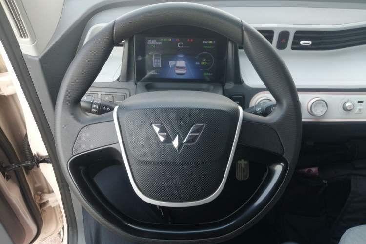 Used Wuling Hongguang MINIEV 2021 Macaron Fashion Edition Lithium-Ion Battery Steering Wheel