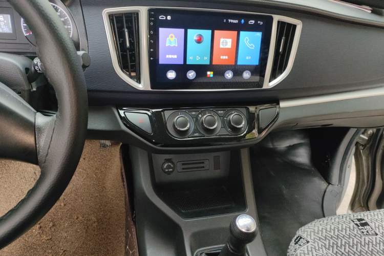 Used FORTHING Lingzhi 2022 M5 1.6L Practical Model 5 Seats