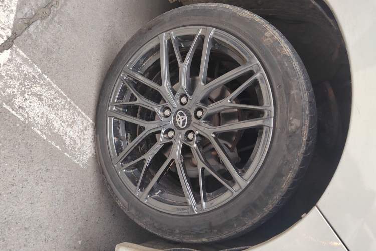 Used Toyota Alphard 2012 3.5L Luxury Edition Right Front Wheel Hub