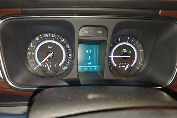 Used Buick GL8 2018 28T Luxury Model China VI Standard
