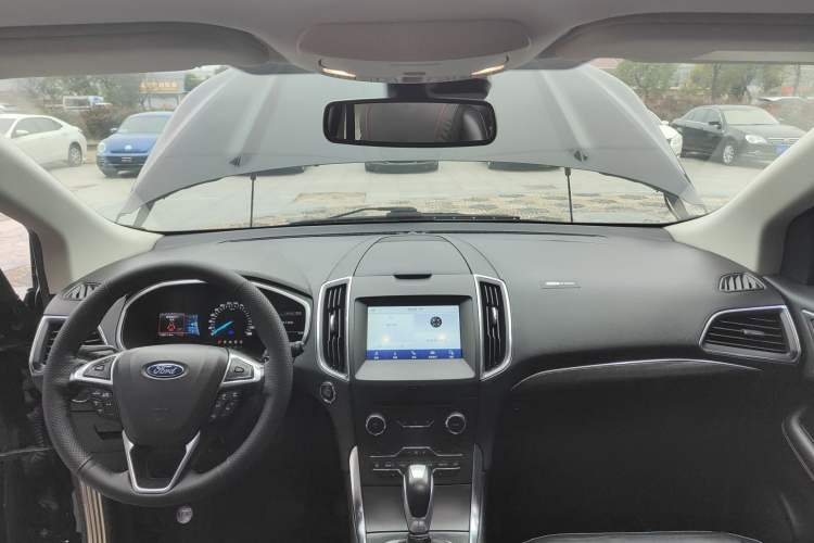 Used Ford Edge 2017 EcoBoost 245 Two-Wheel-Drive Sporty 7-Seater
