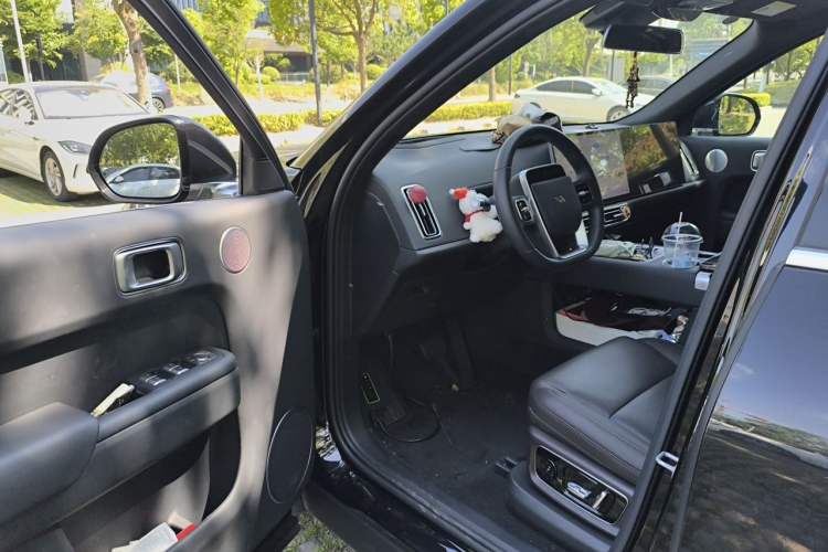 Used Li Auto L8 2023 Air model
