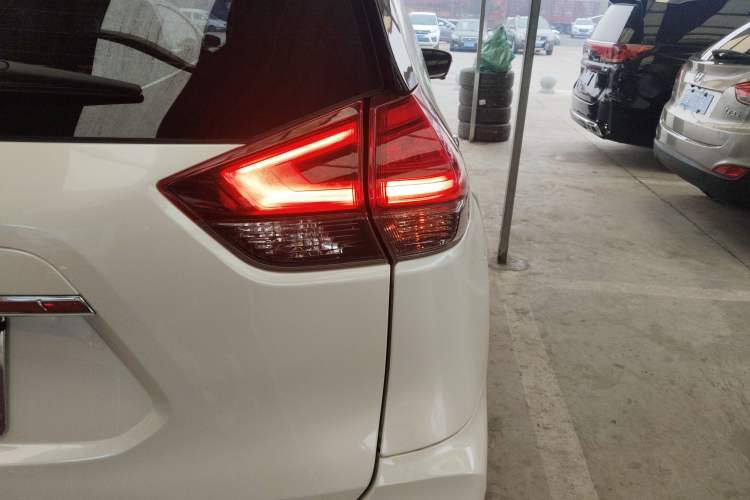Used Nissan X-Trail 2021 2.5L CVT 4WD XL ITS Luxury Commemorative Edition Right Rear Taillight