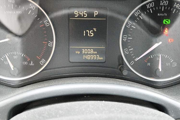 Used Skoda Octavia 2012 1.6L Automatic Yijun Edition Odometer Close Up