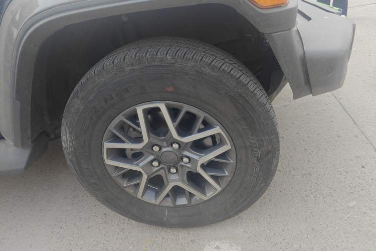 Used Jeep Wrangler New Energy 2021 Four-Door 2.0T 4xe Sahara First Edition Right Front Wheel Hub