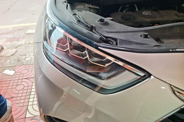 Used Toyota Highlander 2022 Dual-Engine 2.5L Four-Wheel Drive Supreme Edition 7-Seater Right Front Headlight