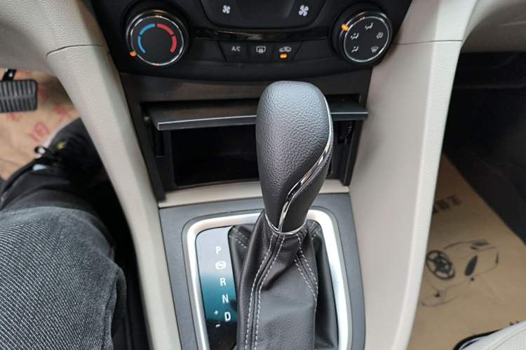 Used Buick GT 2021 Exemplar 1.5L Automatic Elite Version Gear Lever