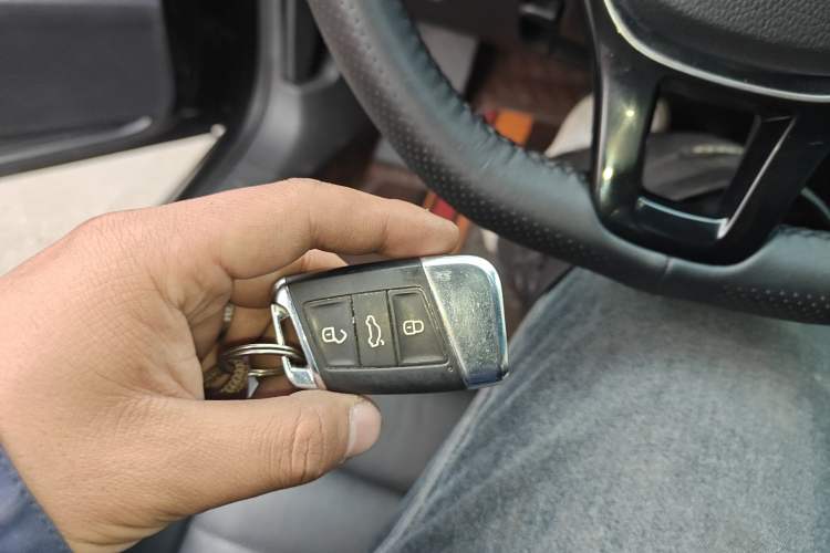 Used Volkswagen Magotan 2018 Facelift 330TSI DSG Luxury Model Vehicle Key