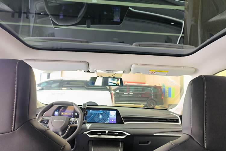 Used Venucia V 2021 260T Idol Edition
