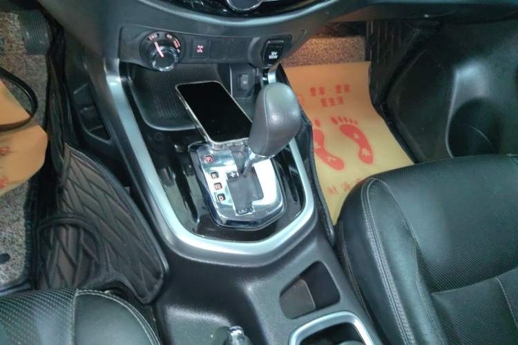 Used Nissan Terra 2018 2.5L Automatic 4x4 Luxury Edition