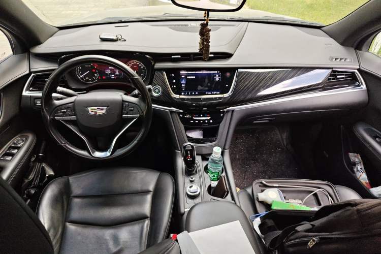 Used Cadillac XT6 2020 28T Six-Seater Luxury Version Center Console