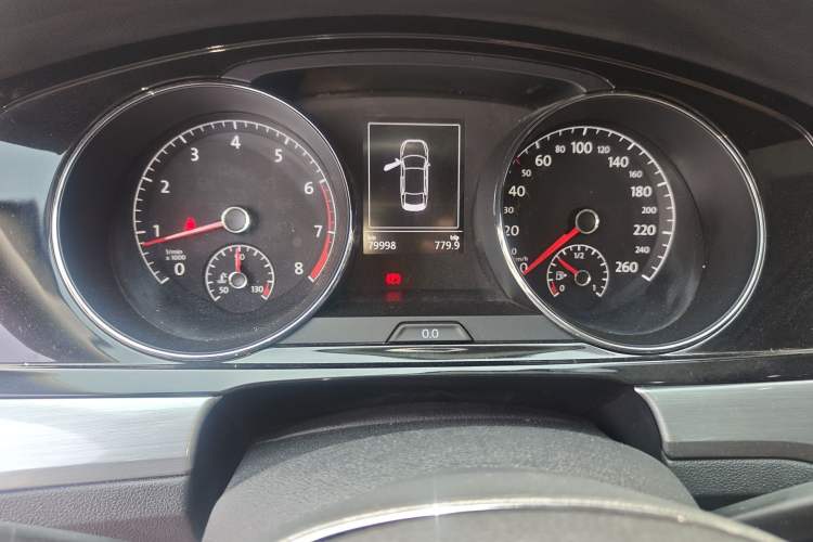 Used Volkswagen Lamando 2017 280TSI DSG Comfort Edition Odometer Close Up