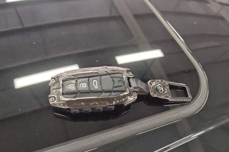 Used Toyota Camry 2023 2.0G Luxury Edition