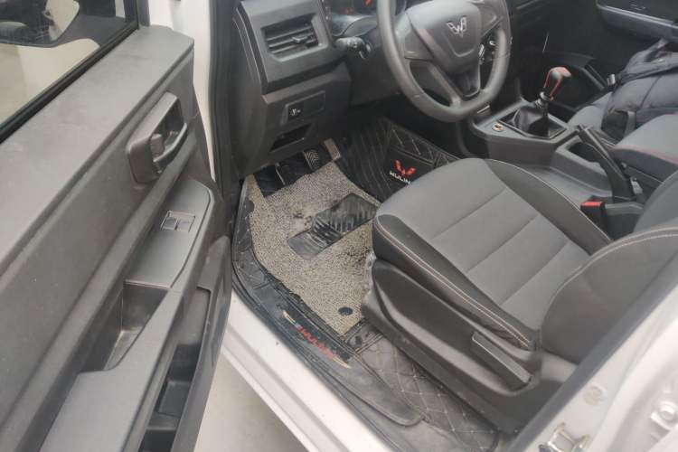 Used Wuling Hongguang PLUS 2019 1.5T Manual Standard Edition 5 Seats Driver Seat