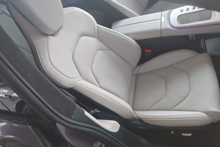 Used Xiaomi Auto SU7 2024 Four-Wheel Drive Ultra-Long Range Advanced Intelligent Driving Max Edition