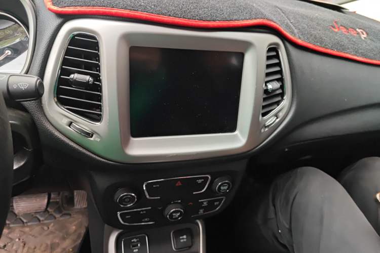 Used Jeep Compass 2020 220T Automatic Leading Edition
