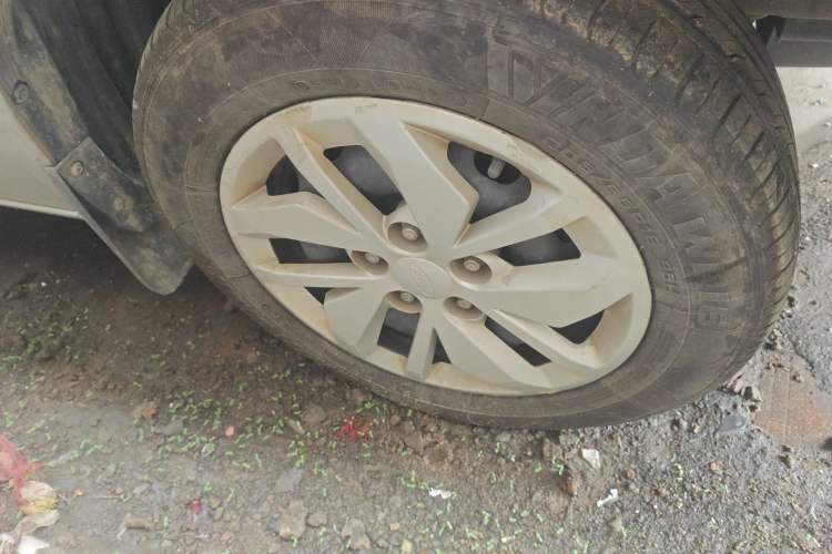 Used JAC Refine M4 2019 Business & Travel Series 2.0L Manual Comfort Model China VI Right Front Wheel Hub