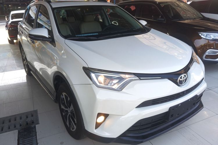 Used Toyota RAV4 2016 2.0L CVT Two-Wheel Drive Fashion Edition China V Standard
