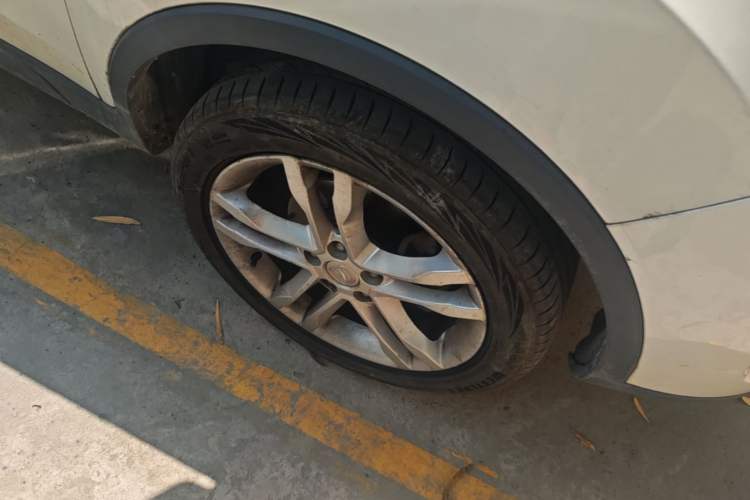 Used CHANGAN CS35 2015 1.6L Manual Luxury Model China IV Standard
