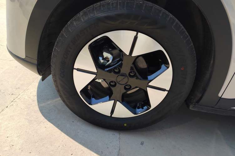 Used Geely Galaxy Geome 2025 310km Dream Edition Left Front Wheel Hub