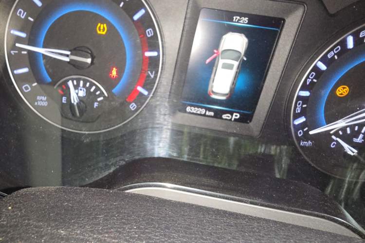 Used Haval H2 2018 Red-Label 1.5T Dual-Clutch Two-Wheel-Drive Luxury Model Odometer Close Up