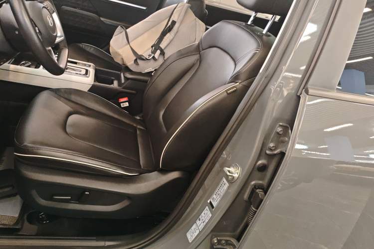 Used Hyundai ix35 2023 Musso 2.0L Deluxe Edition DLX
