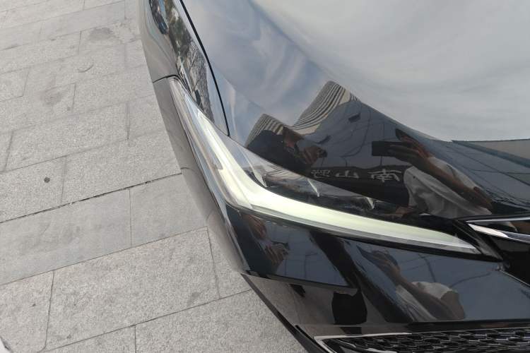 Used Toyota Avalon 2023 2.5L Luxury Edition Right Front Headlight