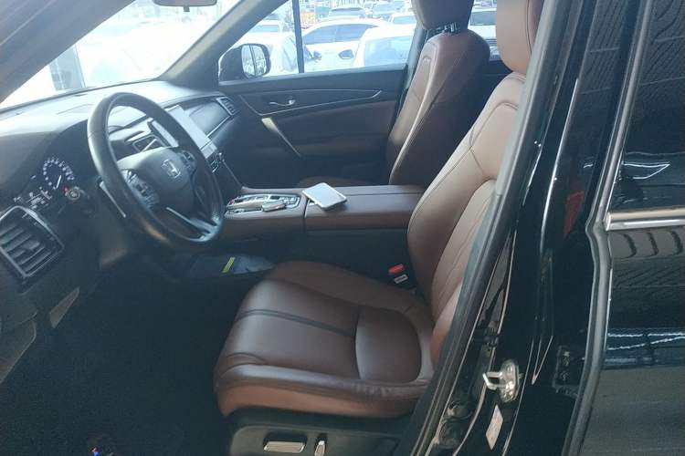 Used Honda UR-V 2020 370TURBO Two-Wheel Drive Luxury Edition
