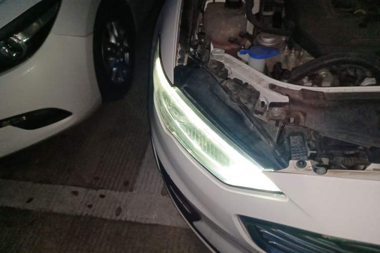 Used Ford Mondeo 2018 EcoBoost 180 Smart Control Fashion Model China V Standard Right Front Headlight