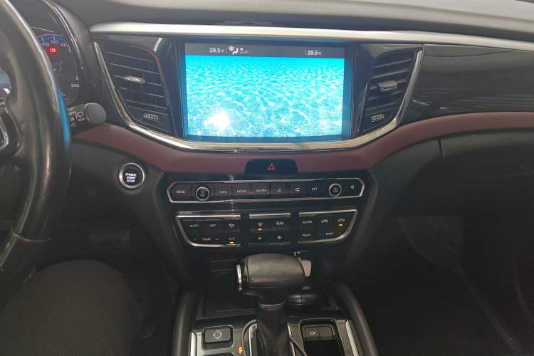 Used GAC Trumpchi GS8 2017 320T Two-Wheel Drive Luxury Smart Connectivity Version (7 Seats)