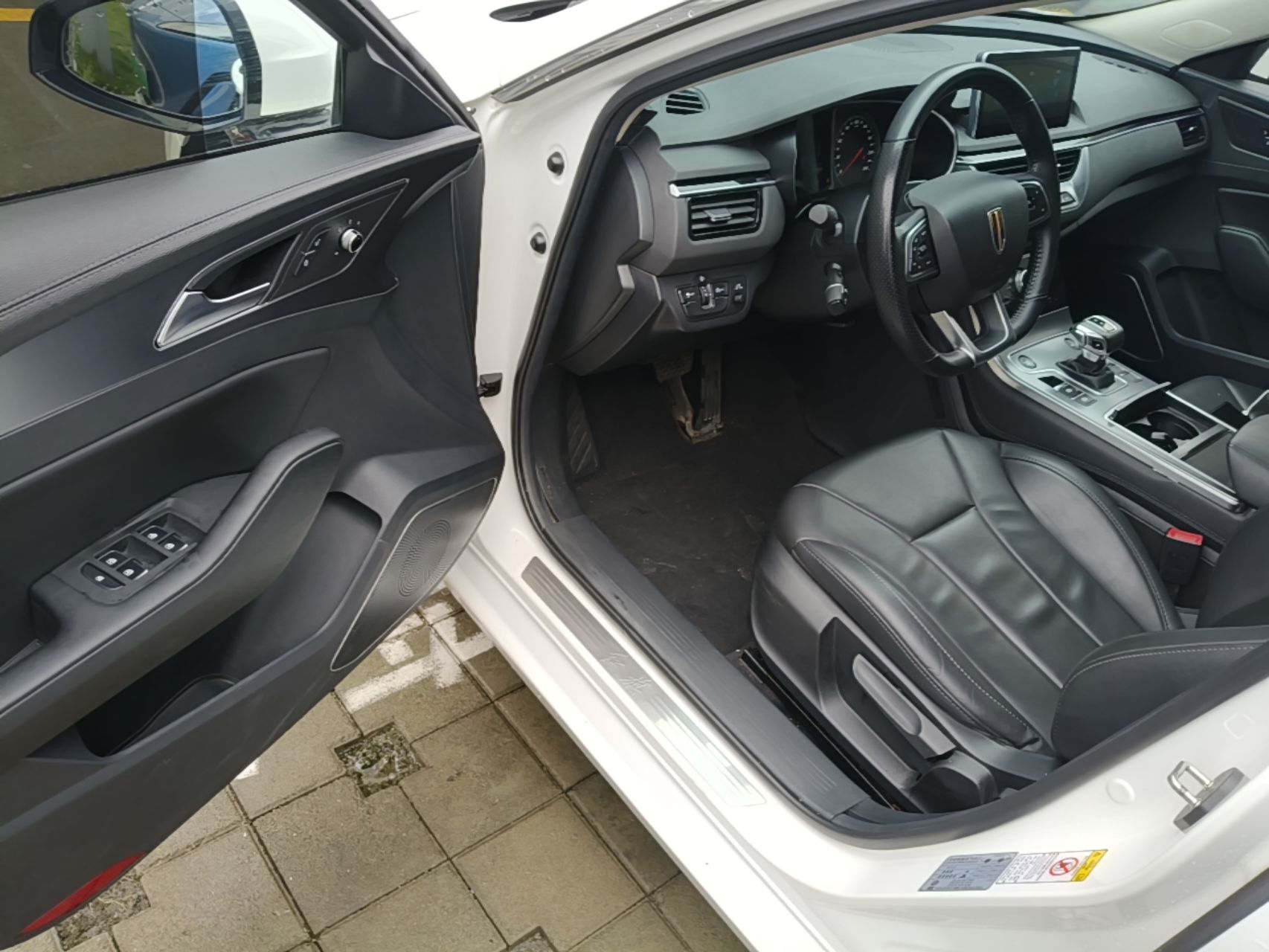 Hongqi H5 2022 Classic Model Facelift 1.5T DCT Qiyun Edition — снимка 18