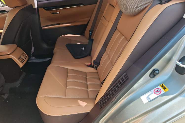 Used Lexus ES 2017 300h Mark Levinson Comfort Edition
