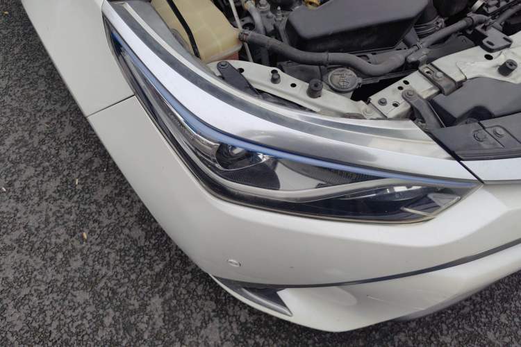 Used Toyota Levin 2017 Revised Dual-Engine 1.8H GS E-CVT Elite Sunroof Version China V Standard Right Front Headlight