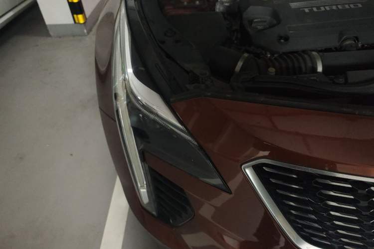 Used Cadillac XT4 2018 28T Two-Wheel Drive Leading Version