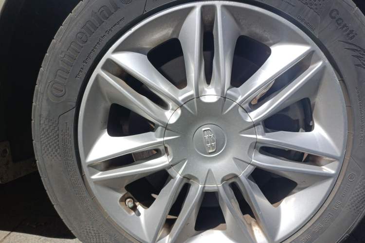 Used Geely Auto Emgrand GT 2015 2.4L Comfort Model Right Front Wheel Hub