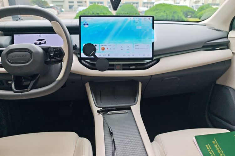 Used Lynk & Co 06 EM-P 2023 EM-P 126 Long-Range Halo Audio And AC Panel