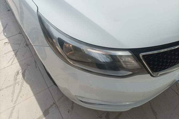 Used Kia K2 2015 Hatchback 1.4L AT GLS Cool Edition
