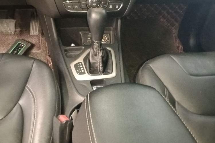 Used Jeep Cherokee 2017 2.4L Leading Edition
