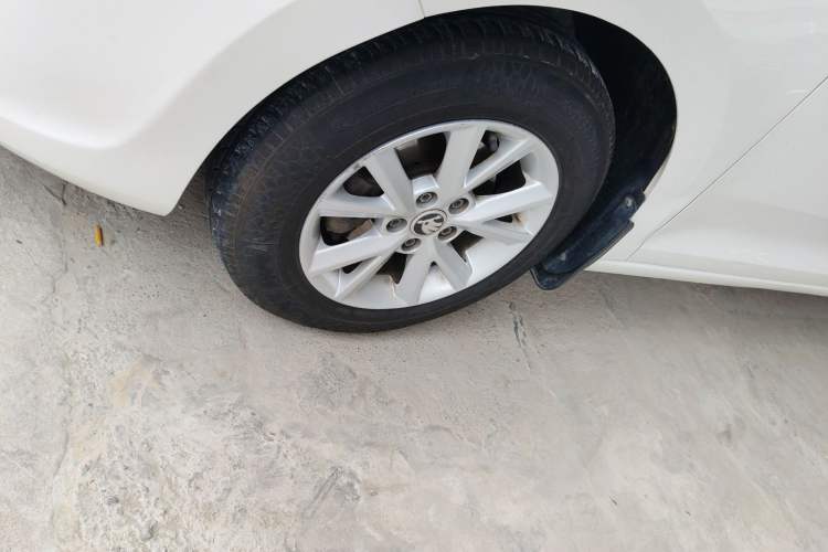 Used Skoda Rapid 2016 1.6L Manual Front-Wheel-Drive Version