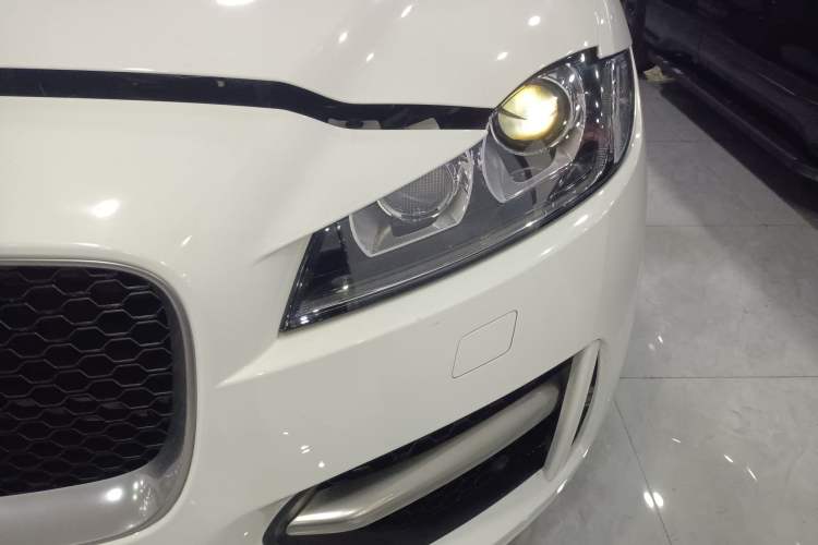 Used Jaguar F-PACE 2016 2.0T Two-Wheel-Drive R-Sport Sport Edition
