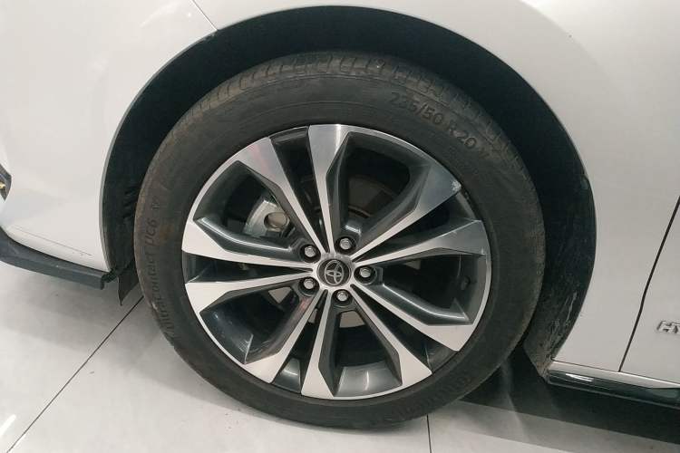 Used Toyota Granvia 2022 2.5L Hybrid Prestige Edition