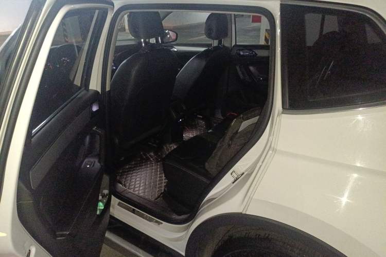 Used Volkswagen Tiguan L 2018 330TSI Automatic Two-Wheel Drive Luxury Edition
