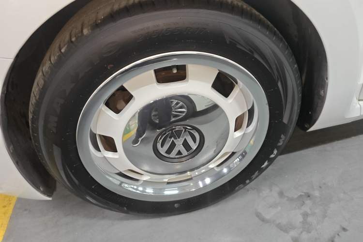 Used Volkswagen Beetle 2015 180TSI model Exterior 4