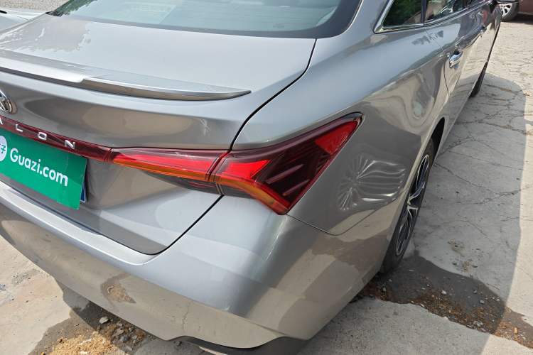 Used Toyota Avalon 2023 2.5L Luxury Edition Right Rear Taillight