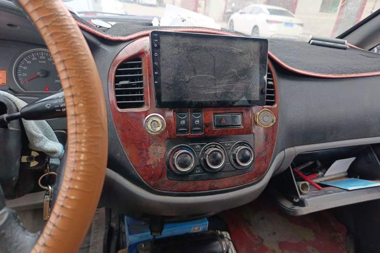 Used FORTHING Lingzhi 2014 M3 1.6L 7-Seater Comfort Model
