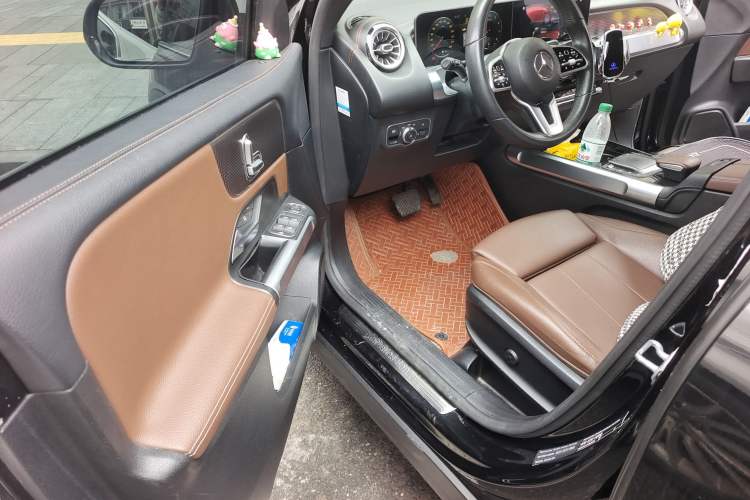 Used Mercedes-Benz GLB 2020 Updated GLB 200 Dynamic Edition Driver Seat