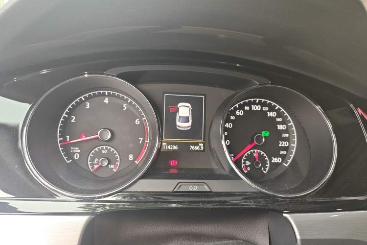 Used Volkswagen Lamando 2017 280TSI DSG Luxury Edition
